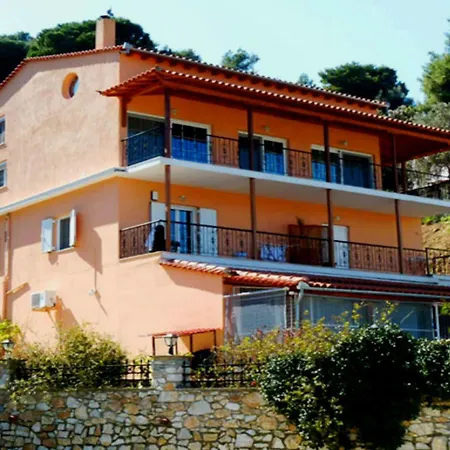 Hotel Tzaneria *