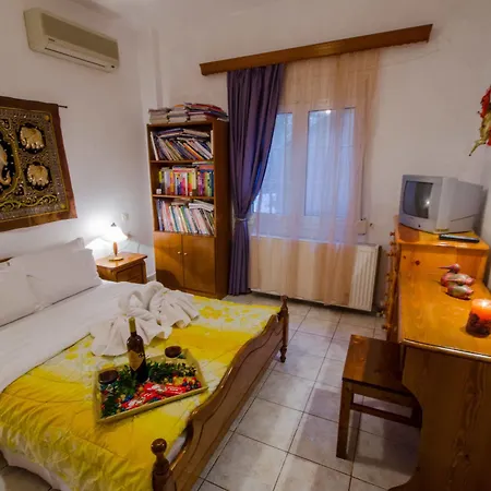 Tzaneria Hotel